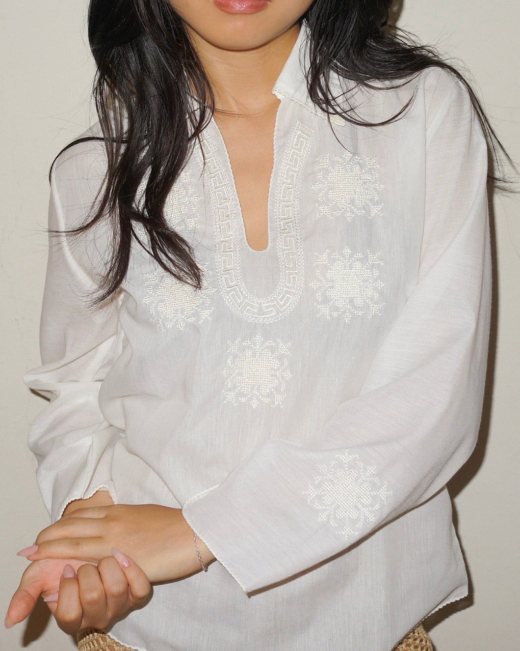 EMBROIDERY WHITE SHIRT