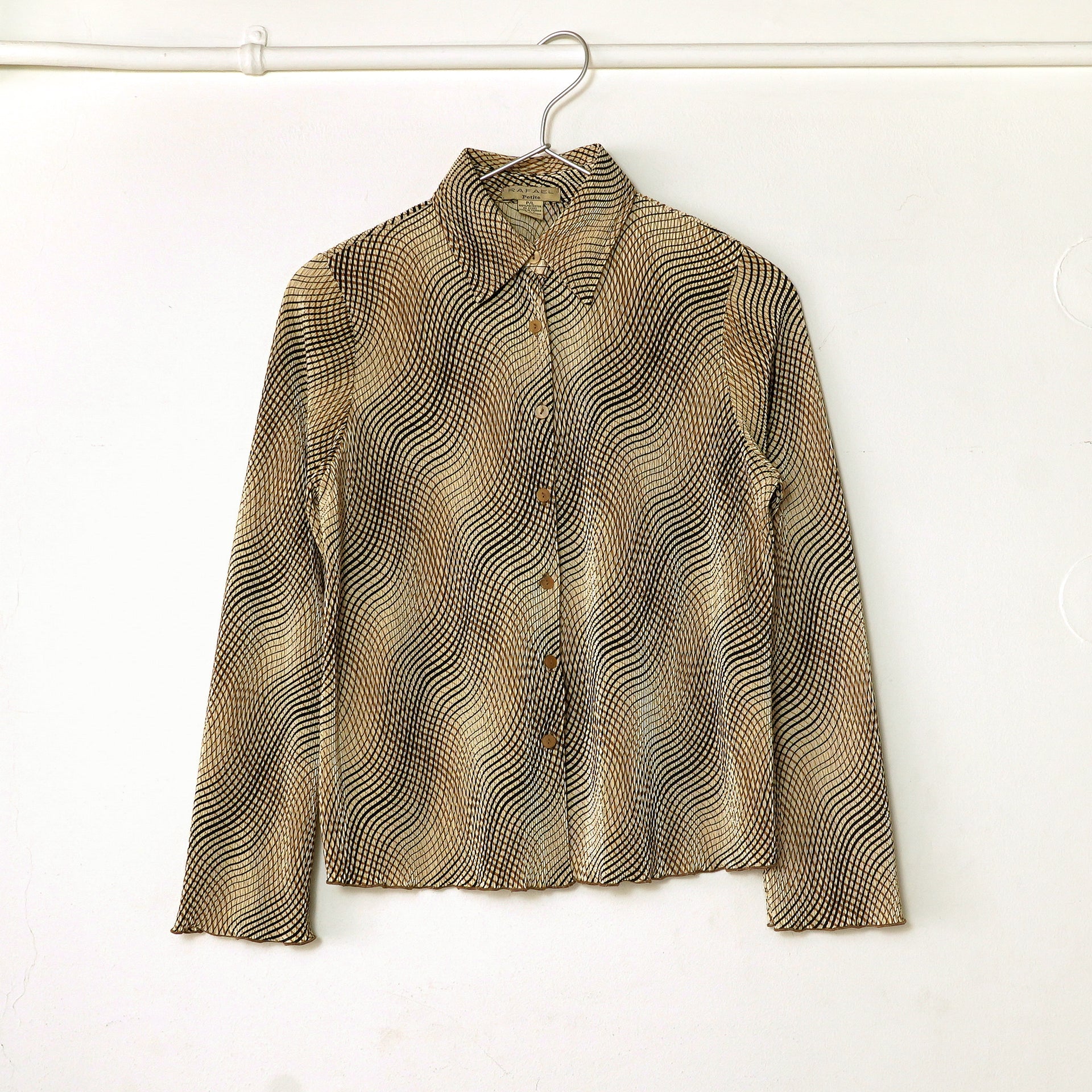 WAVY GEOMETRIC SHIRT
