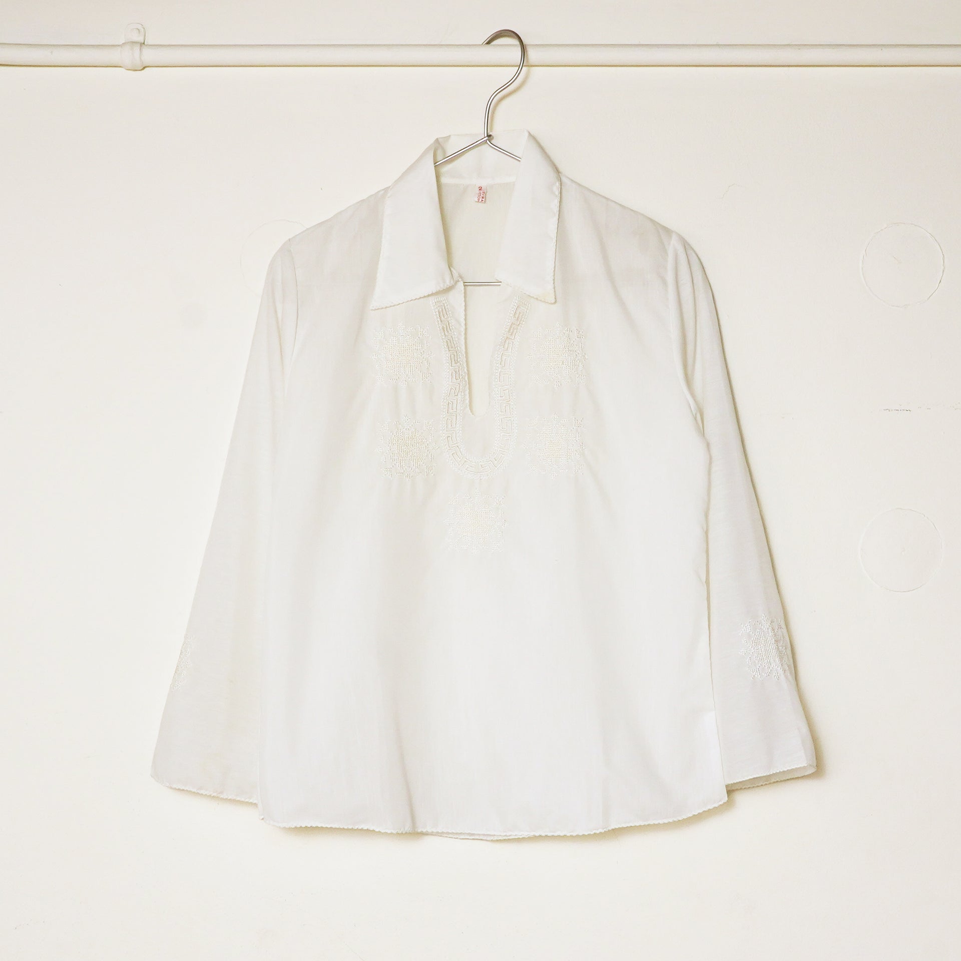 EMBROIDERY WHITE SHIRT