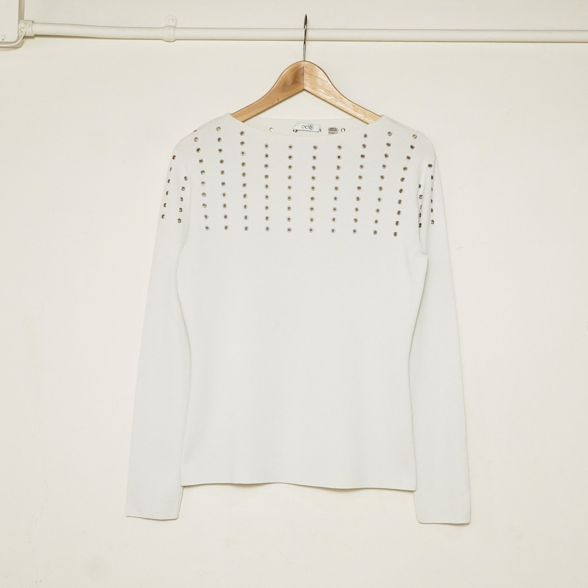 EYELET TOP