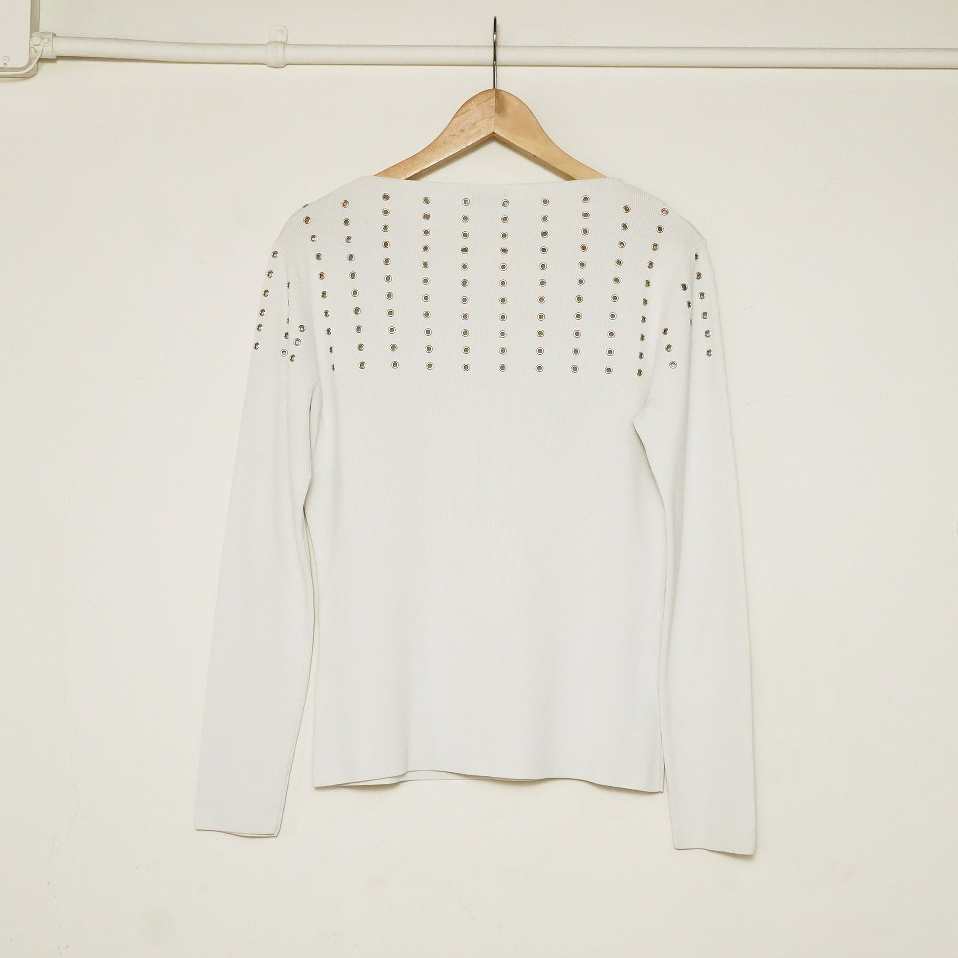 EYELET TOP