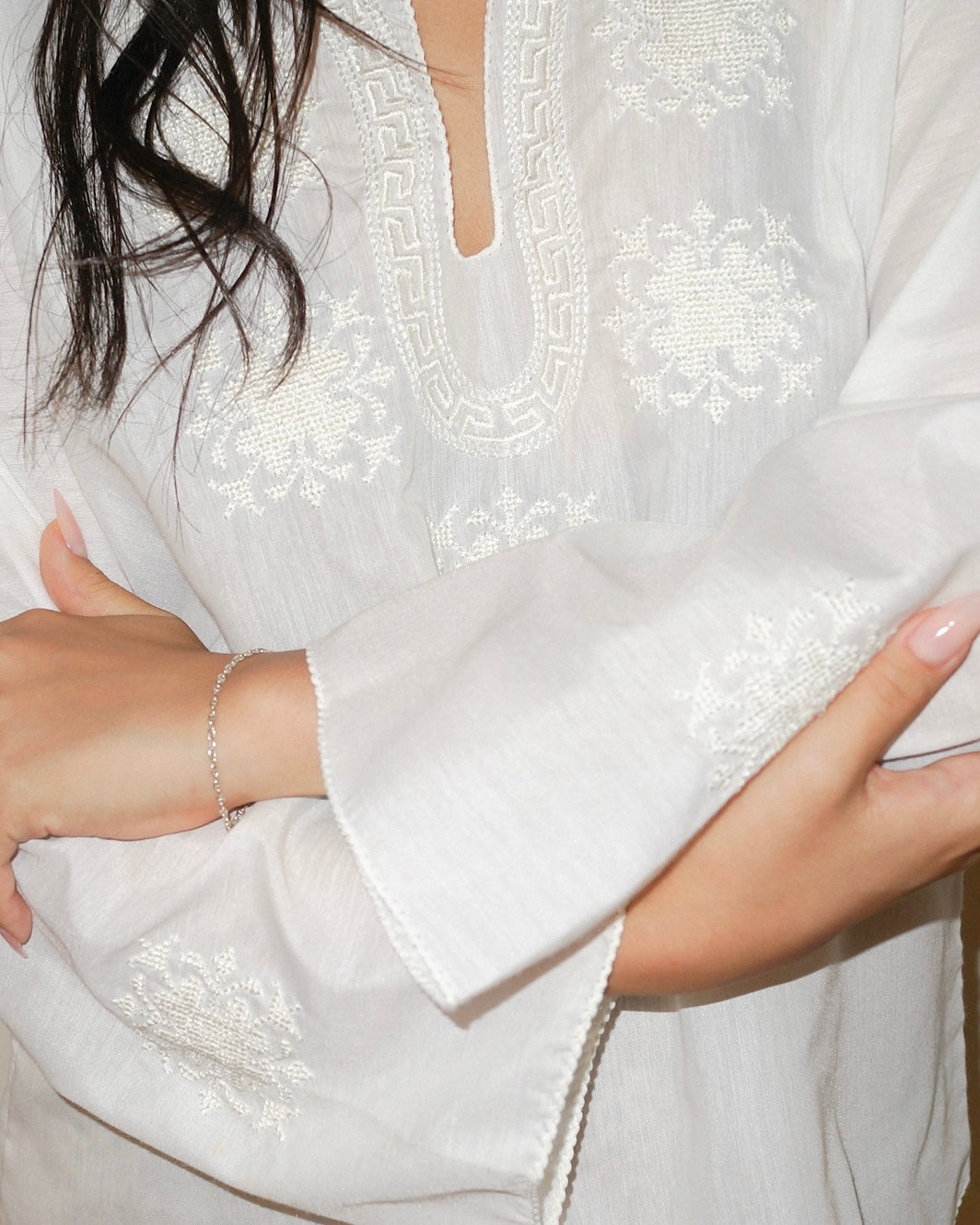 EMBROIDERY WHITE SHIRT