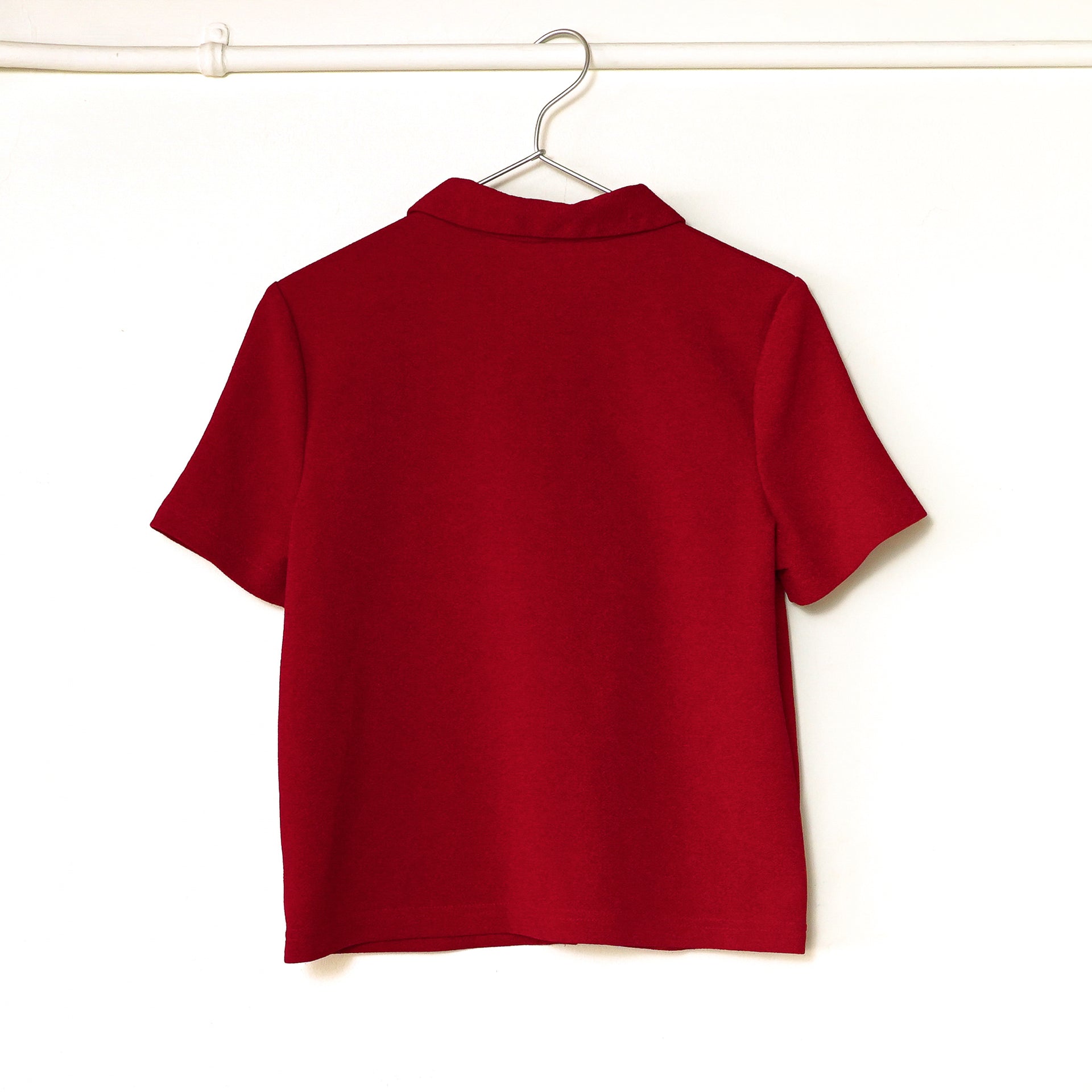 RED SHORT SLEEVE SHIRT