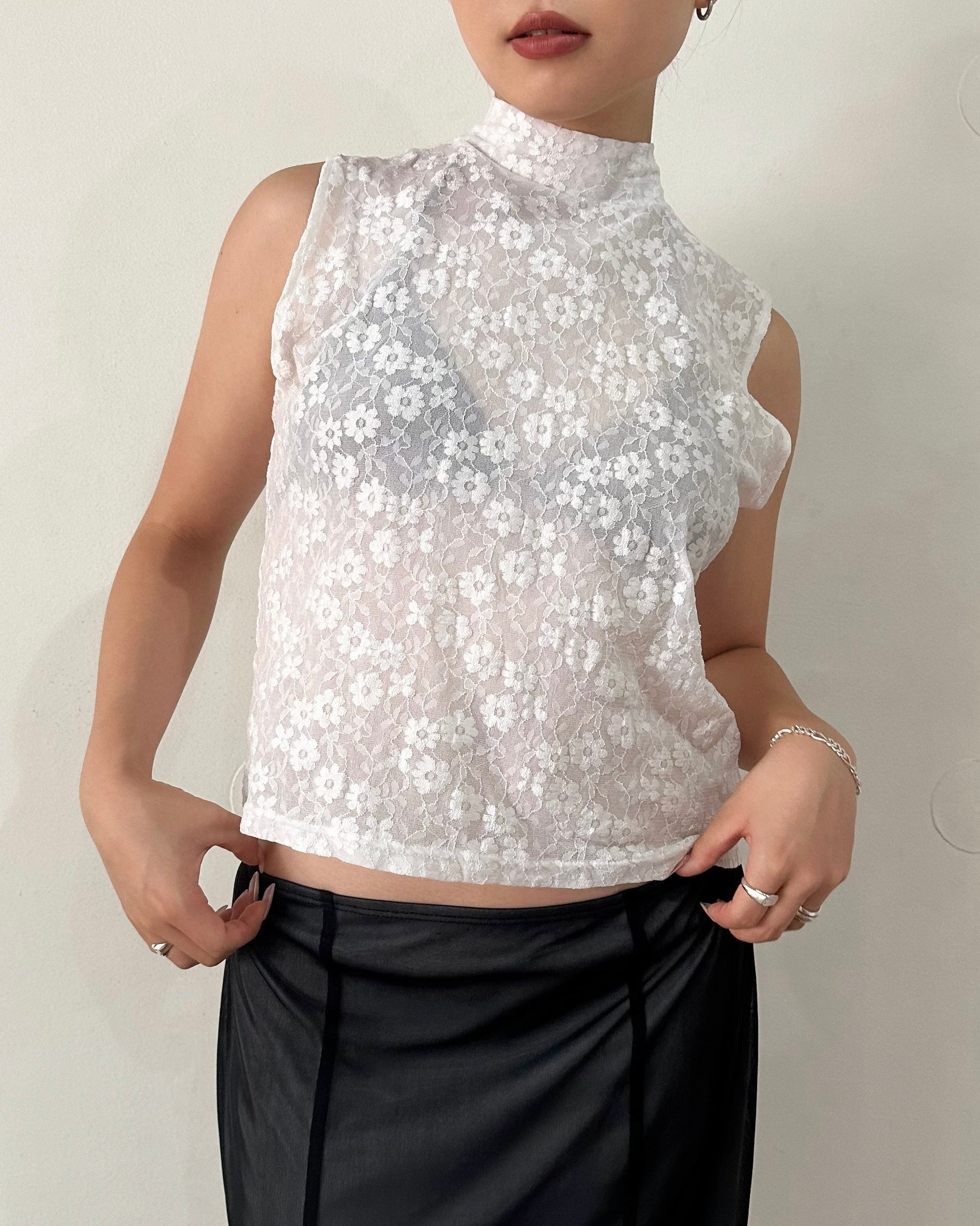 FLOWER LACE TOP