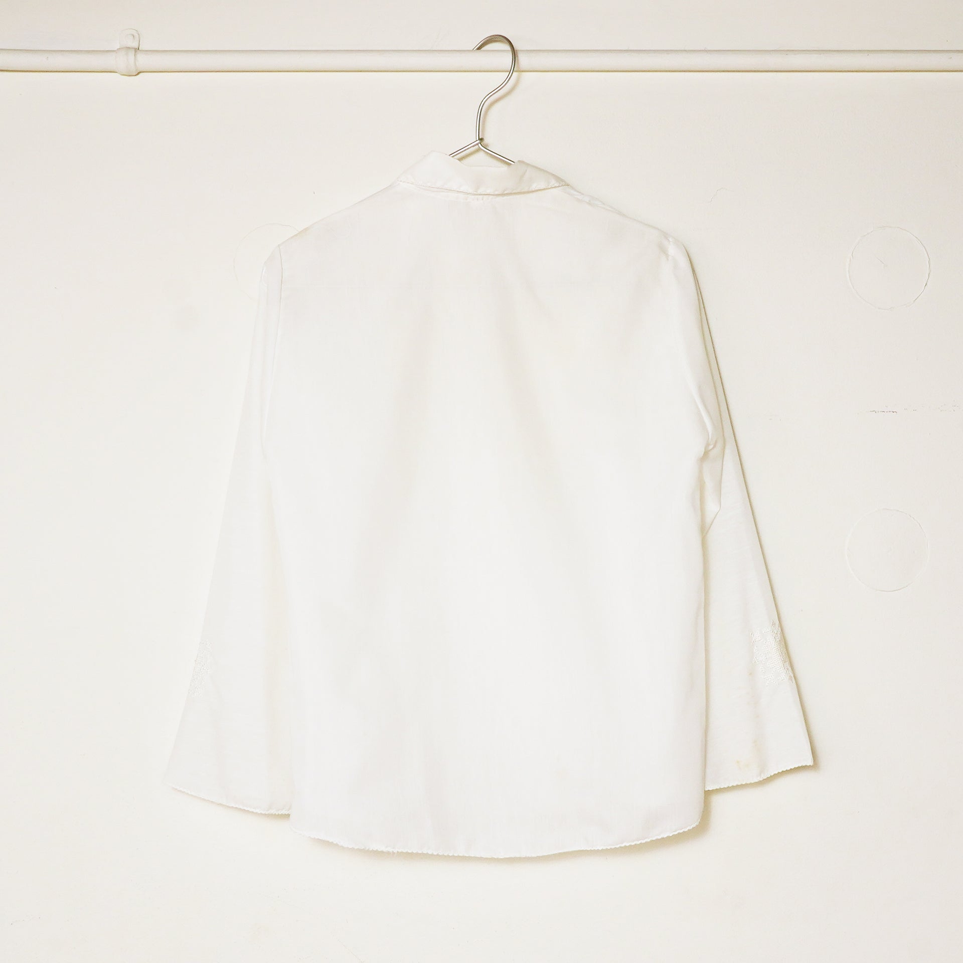 EMBROIDERY WHITE SHIRT