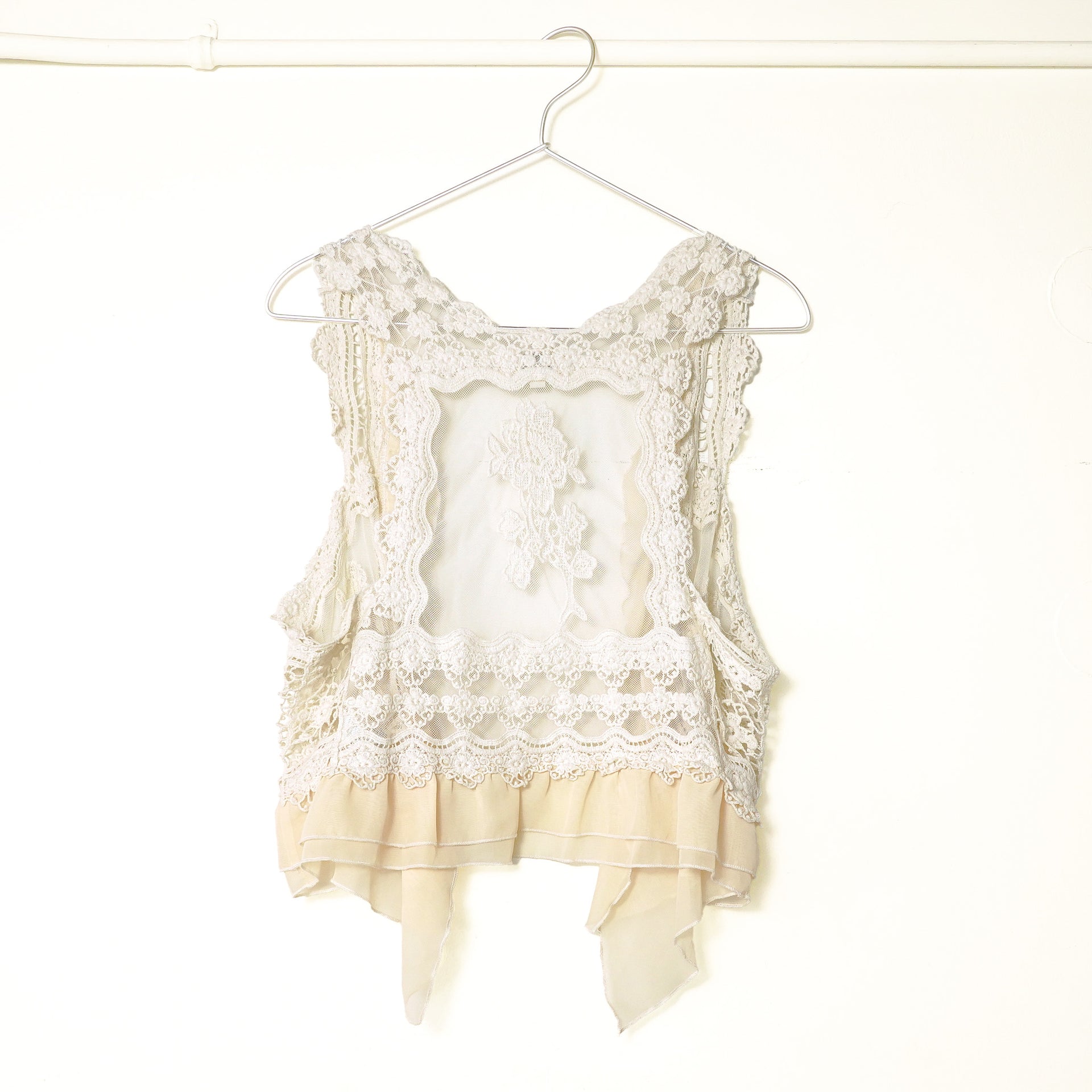 UMGEE LACE VEST