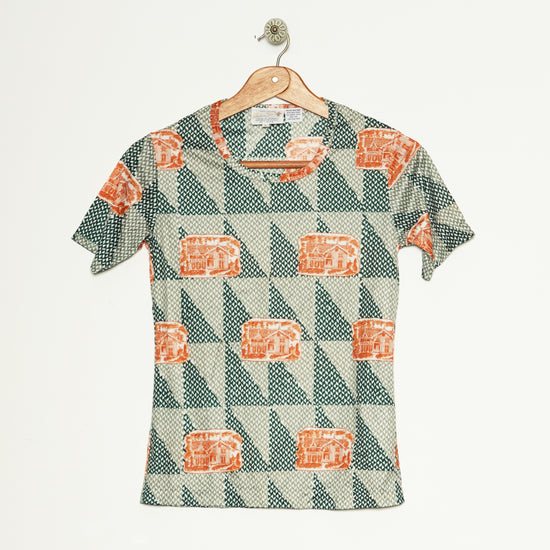 Mysterious patterned T-shirt